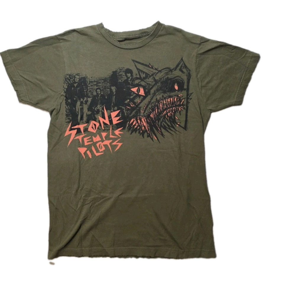 Stone Temple Pilots   2006 Band T shirt   Size Medium   Distressed0