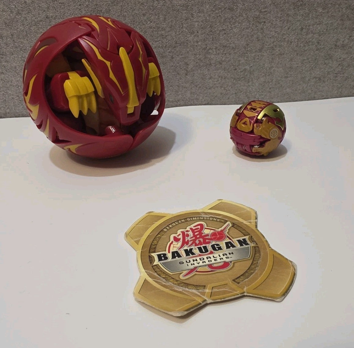 Bakugan Battle Brawlers Neo Dragonoid DEKA LARGE + Small0
