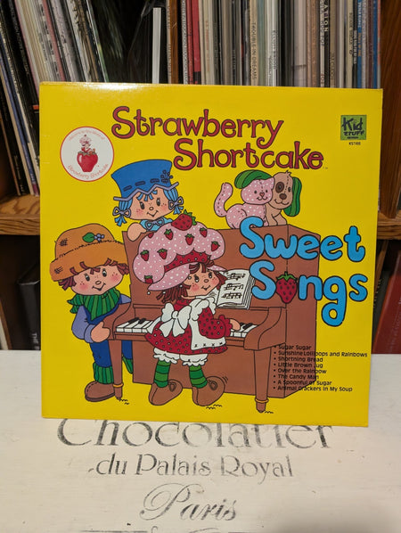 Strawberry ShortCake + Raggedy Ann   Vinyl Records 1