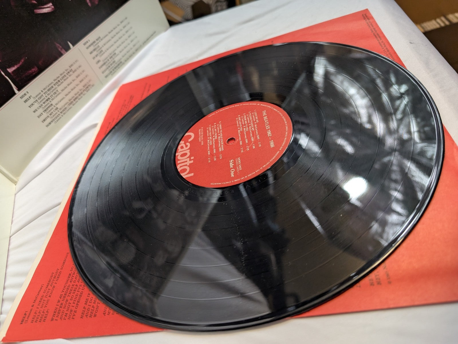 THE BEATLES - 1962 - 1966 - 12" VINYL - CAN PRESS - OG PRINTED SLEEVES