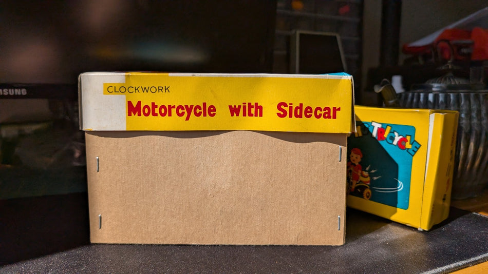 TIN LITHO WIND UP CLOCKWORK SIDECAR MOTORCYCLE MS 709 WITH BOX   WORKS1