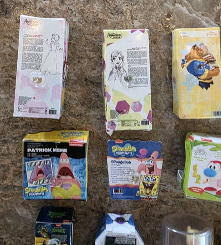 ZURU MINI BRANDS - Assorted 16 Piece -Lot- Disney, TMNT, Sponge Bob10
