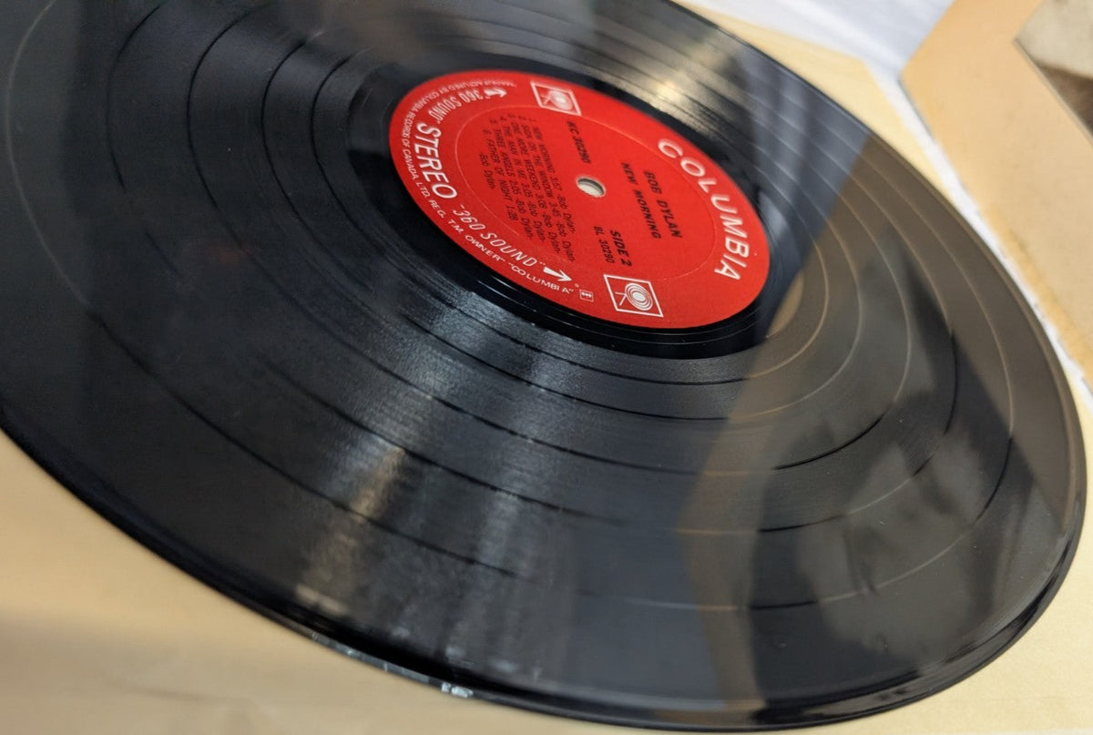 BOB DYLAN - NEW MORNING -N1970 CAN PRESSING - 12" RECORD