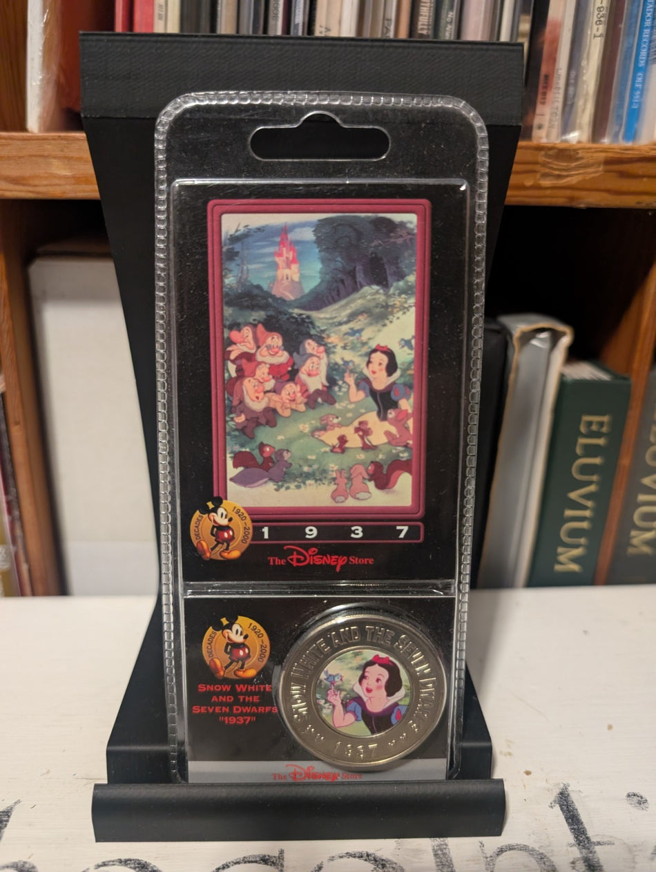 Disney Decades Coin   Snow White and the Seven Dwarfs   1937   Millennium Coin0