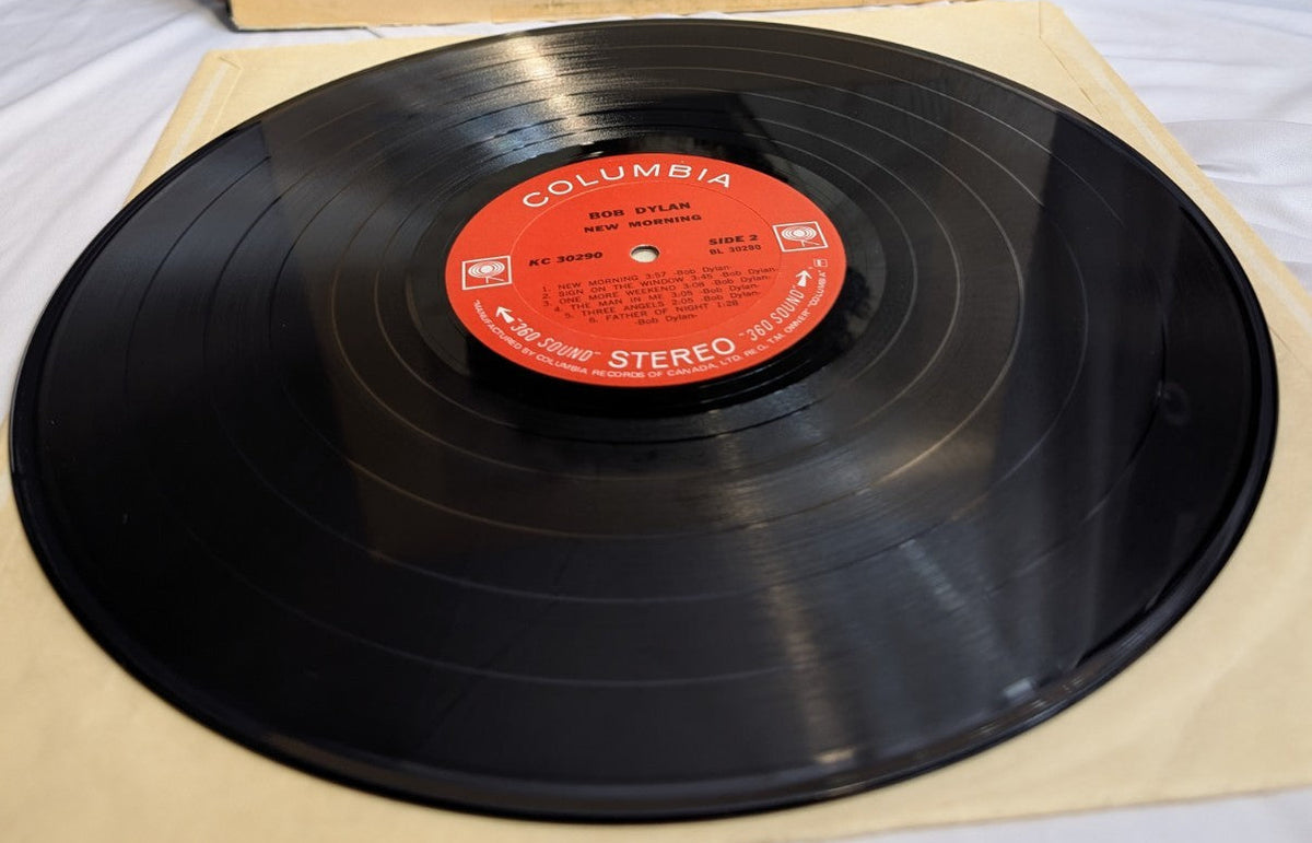 BOB DYLAN - NEW MORNING -N1970 CAN PRESSING - 12" RECORD