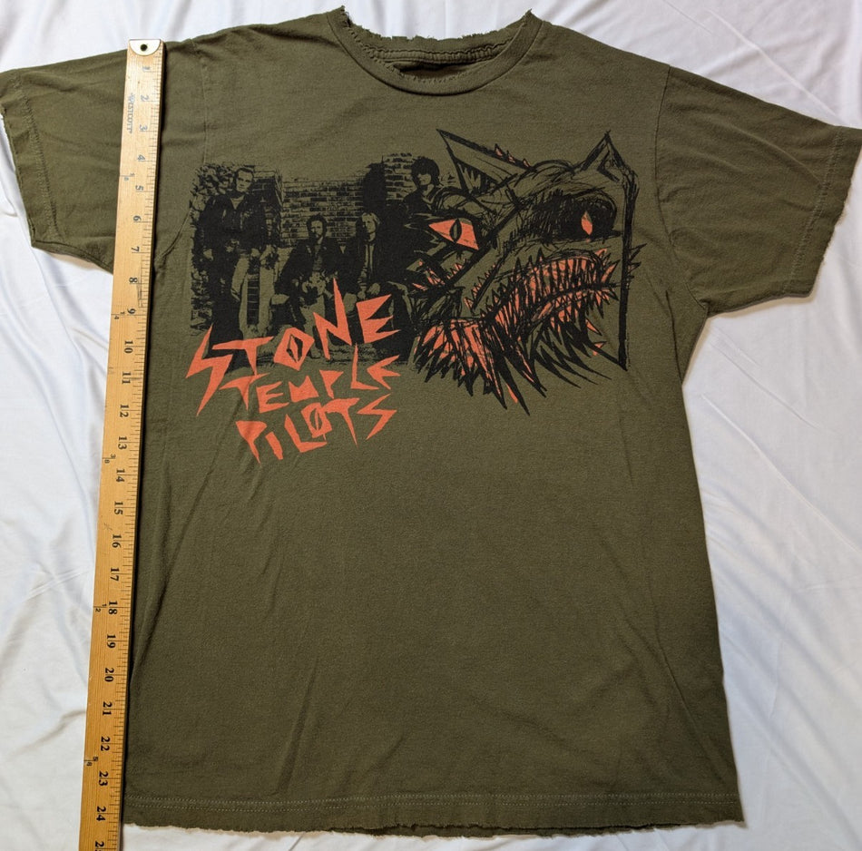 Stone Temple Pilots - 2006 Band T-shirt - Size Medium - Distressed