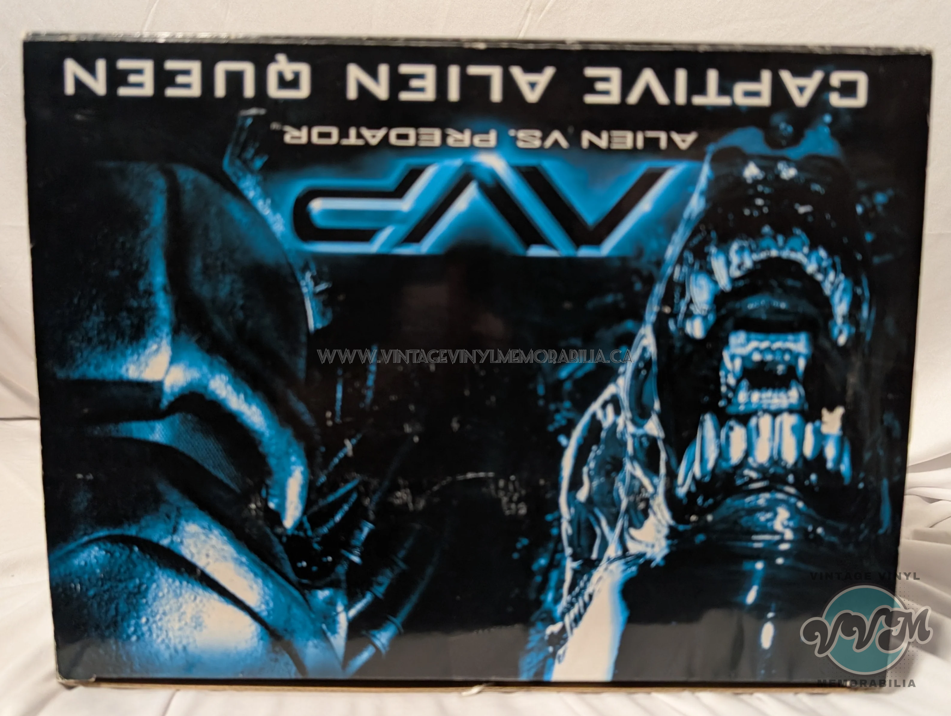 Watermarked - Pallisades Figure - AVP Captive Alien Queen